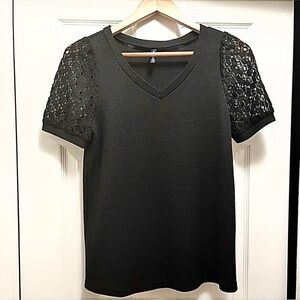 Black Short Sleeve Top – Size Small
